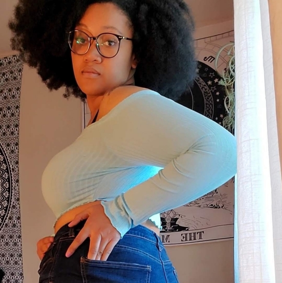 Croptop - Picture 2 of 2